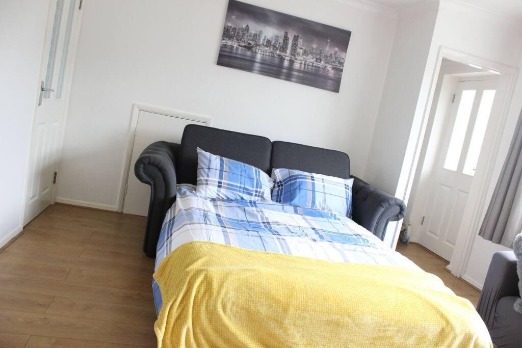 Private & Comfortable 2 Bedroom Home Away From Home ستانويل المظهر الخارجي الصورة