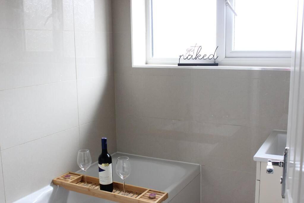 Private & Comfortable 2 Bedroom Home Away From Home ستانويل المظهر الخارجي الصورة
